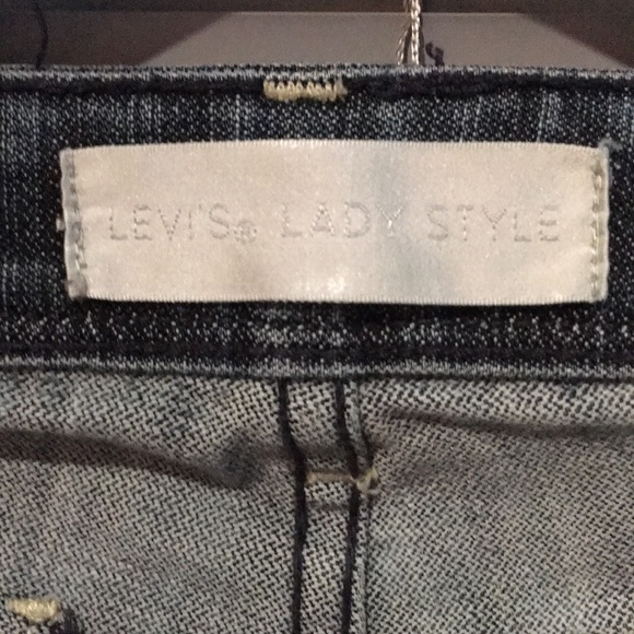 Blue Levi’s jeans - Picture 5 of 7